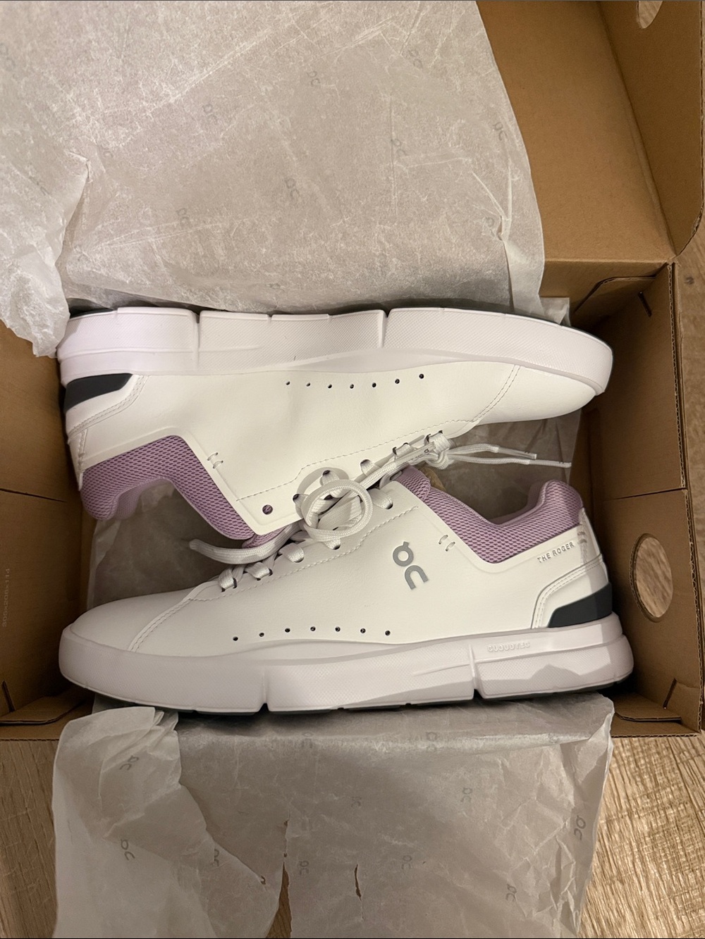 On Running Roger Women's White & Lavender Accent Sneakers